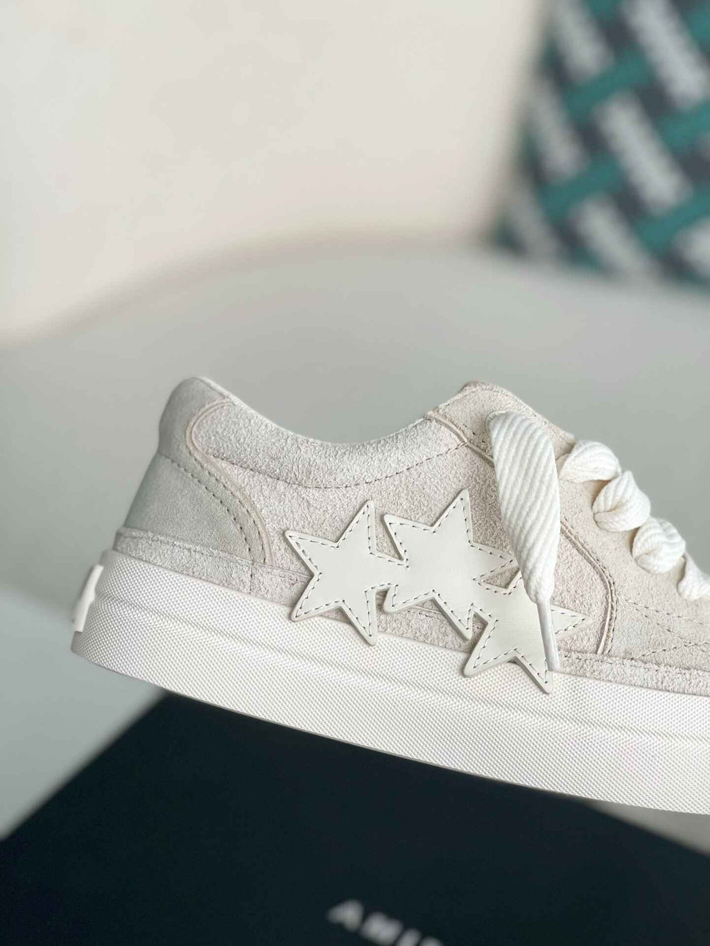 Amiri Star Court Low – Bone Suede & White Leather