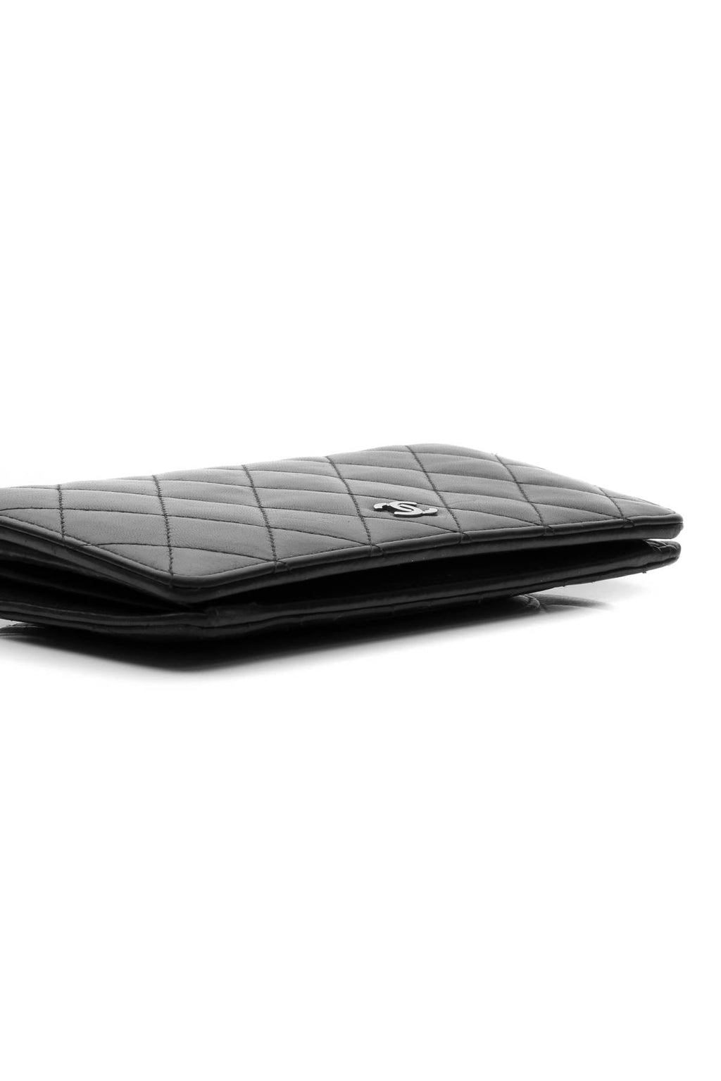 Quilted L Yen Wallet - Black