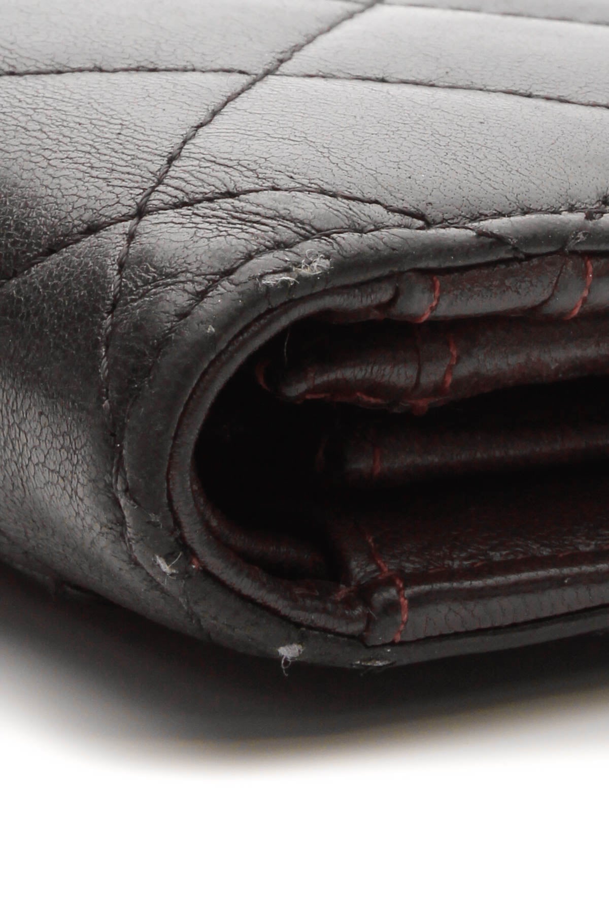 Quilted L Yen Wallet - Black