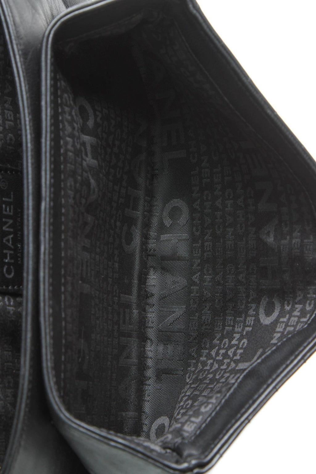 Camellia No.5 Flap Shoulder Bag - Black