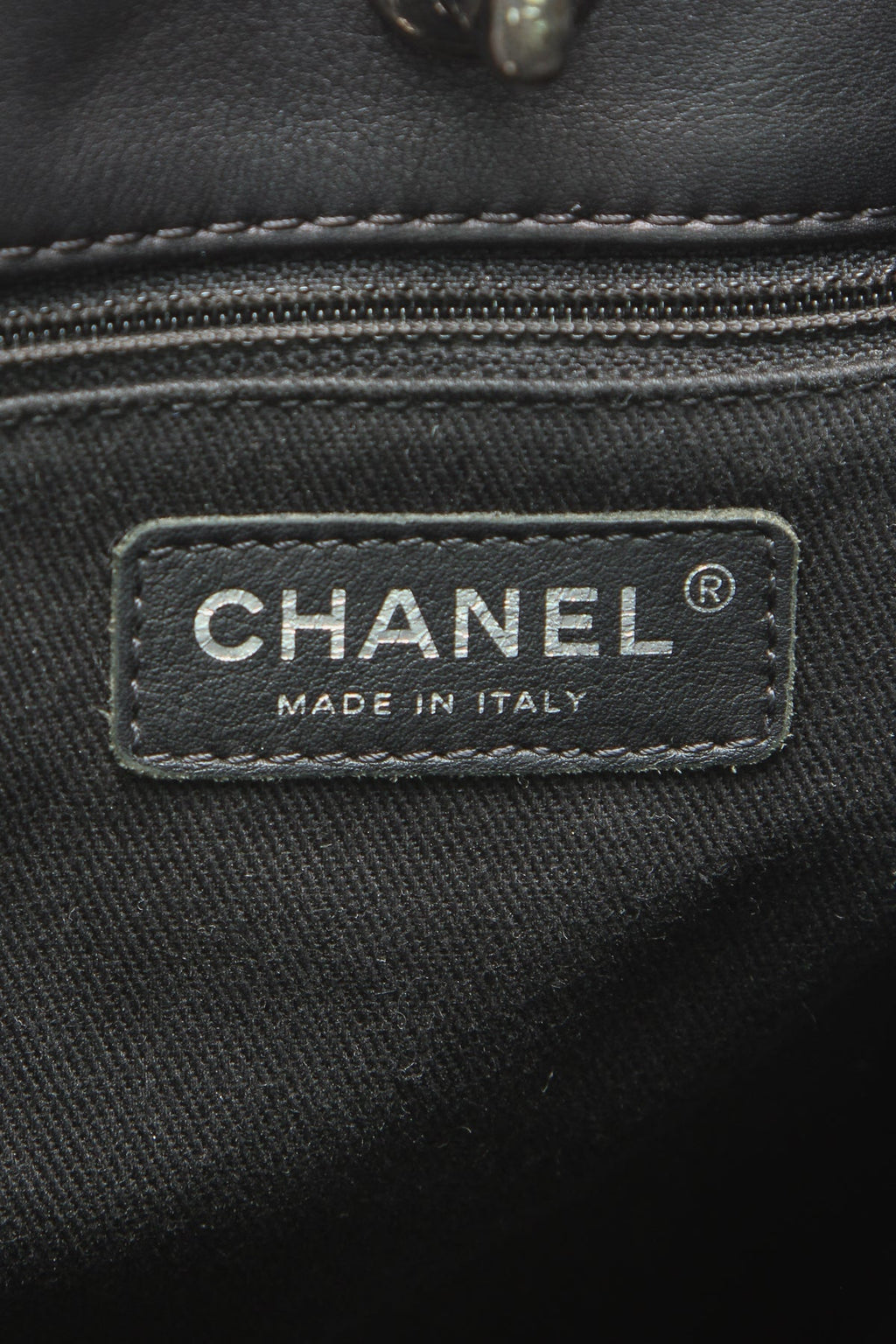 Two-Way Chain Tote Bag - Black