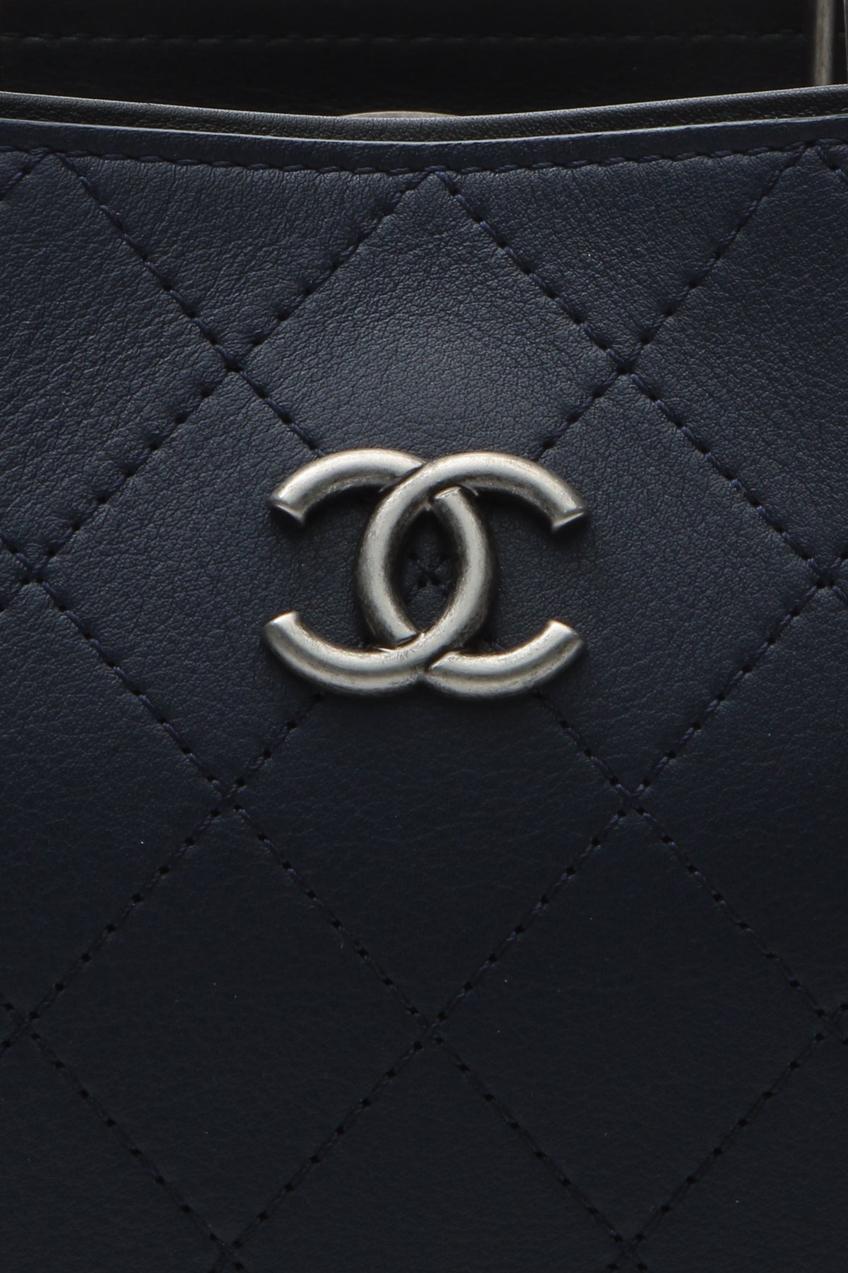 Bi-Color Medium Shopping Bag - Navy/Black