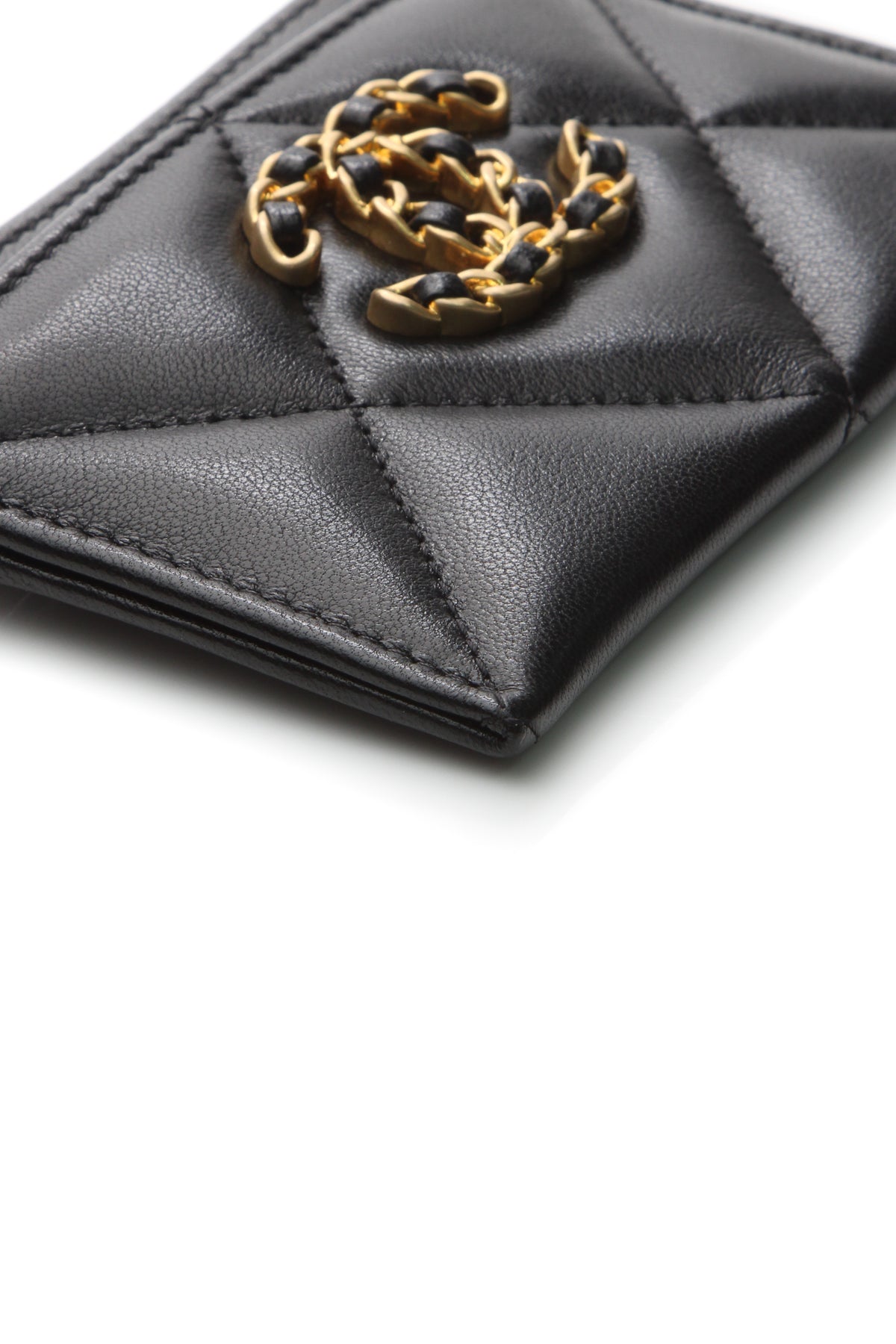 Quilted Chanel 19 Card Holder - Black