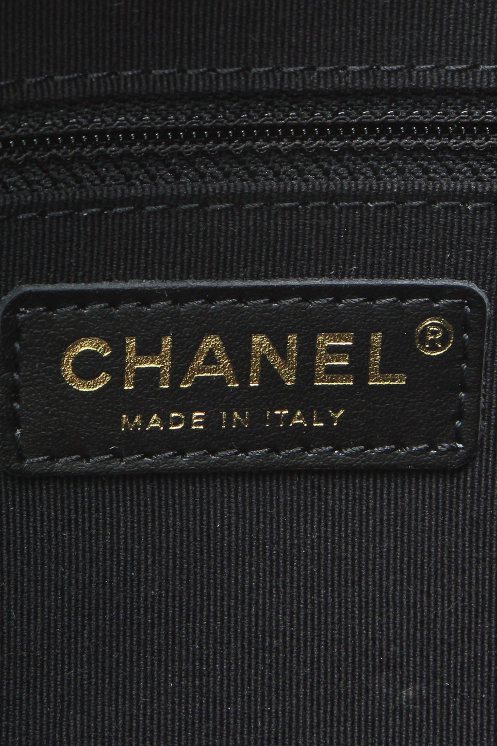 Chain Around Shopping Bag - Black