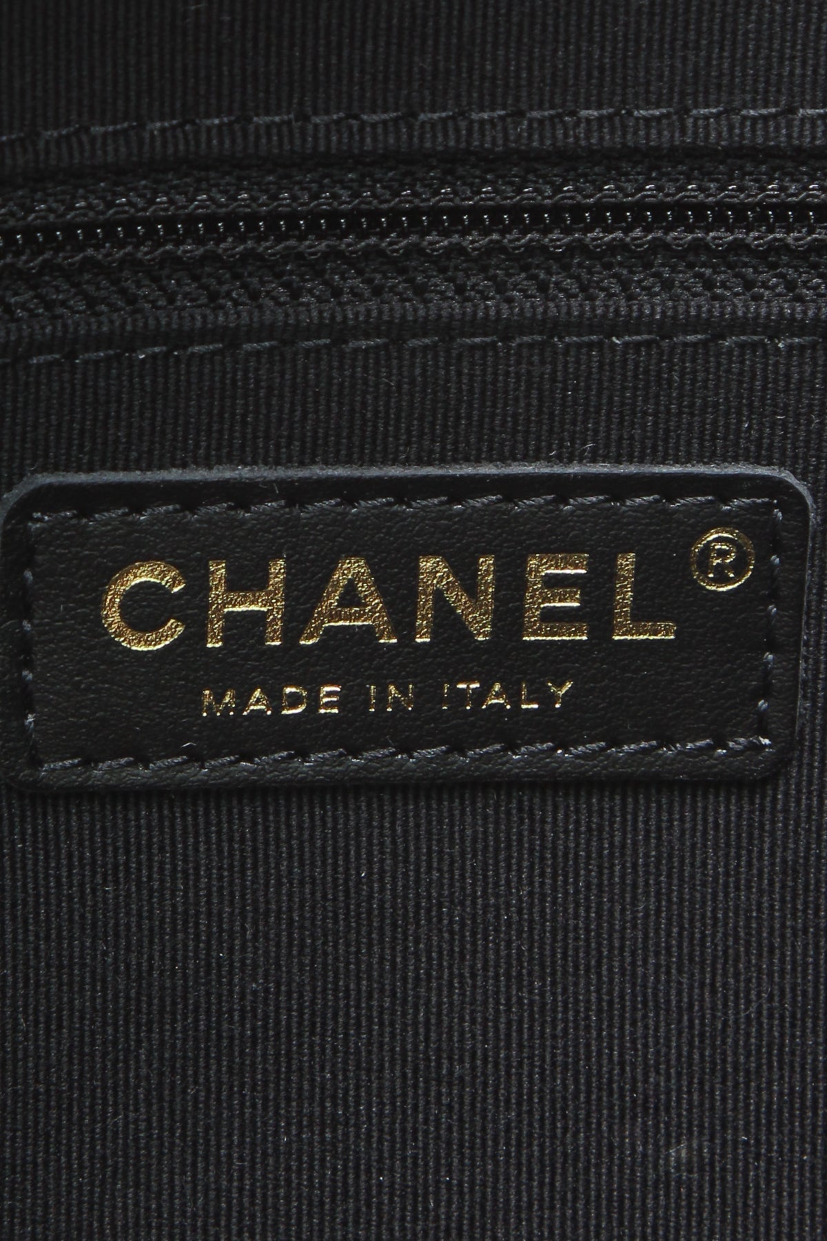 Chain Around Shopping Bag - Black