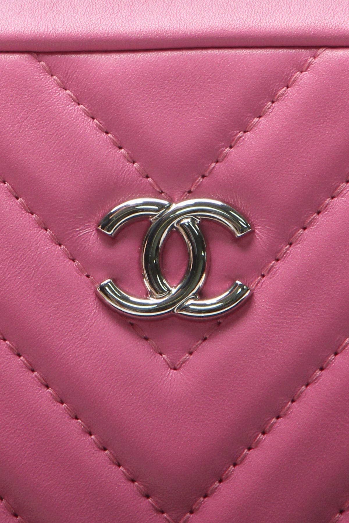 Promenade Camera Bag - Hot Pink