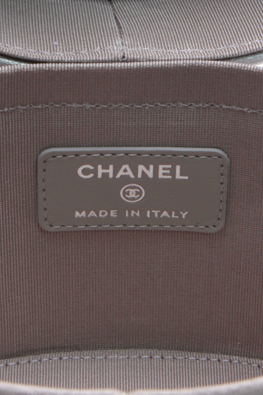 Round Vanity Case - Metallic Silver