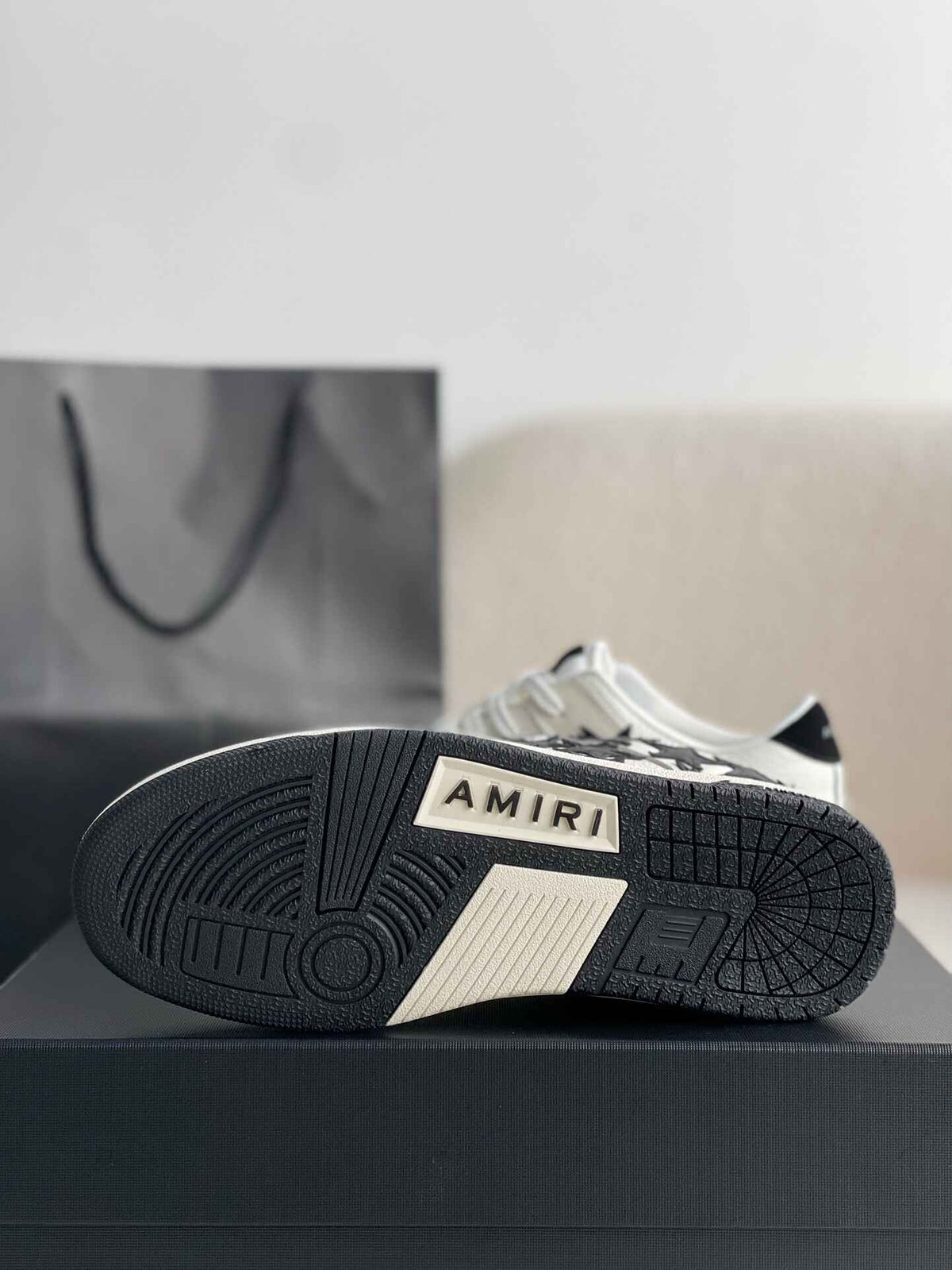 Amiri Star Burst Low – White Grained Leather & Black Stars
