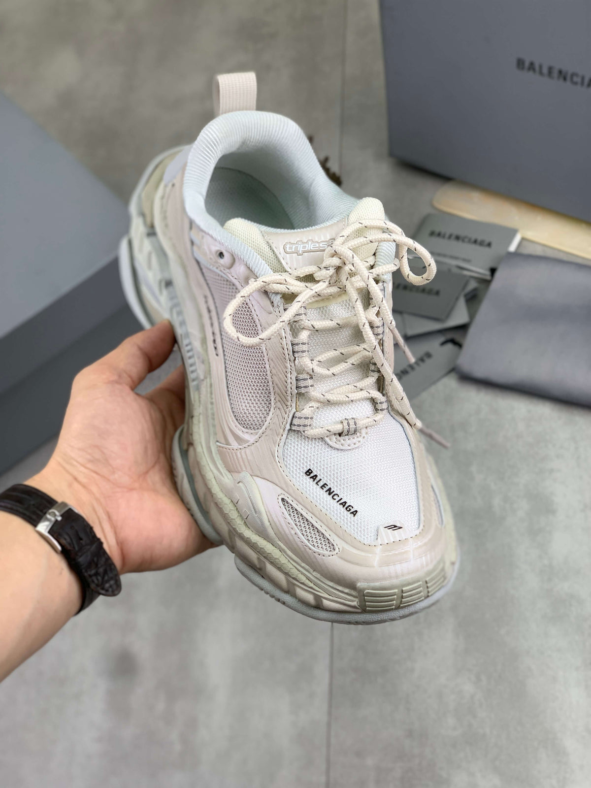 Balenciaga Jet Sneaker – Beige & Off-White