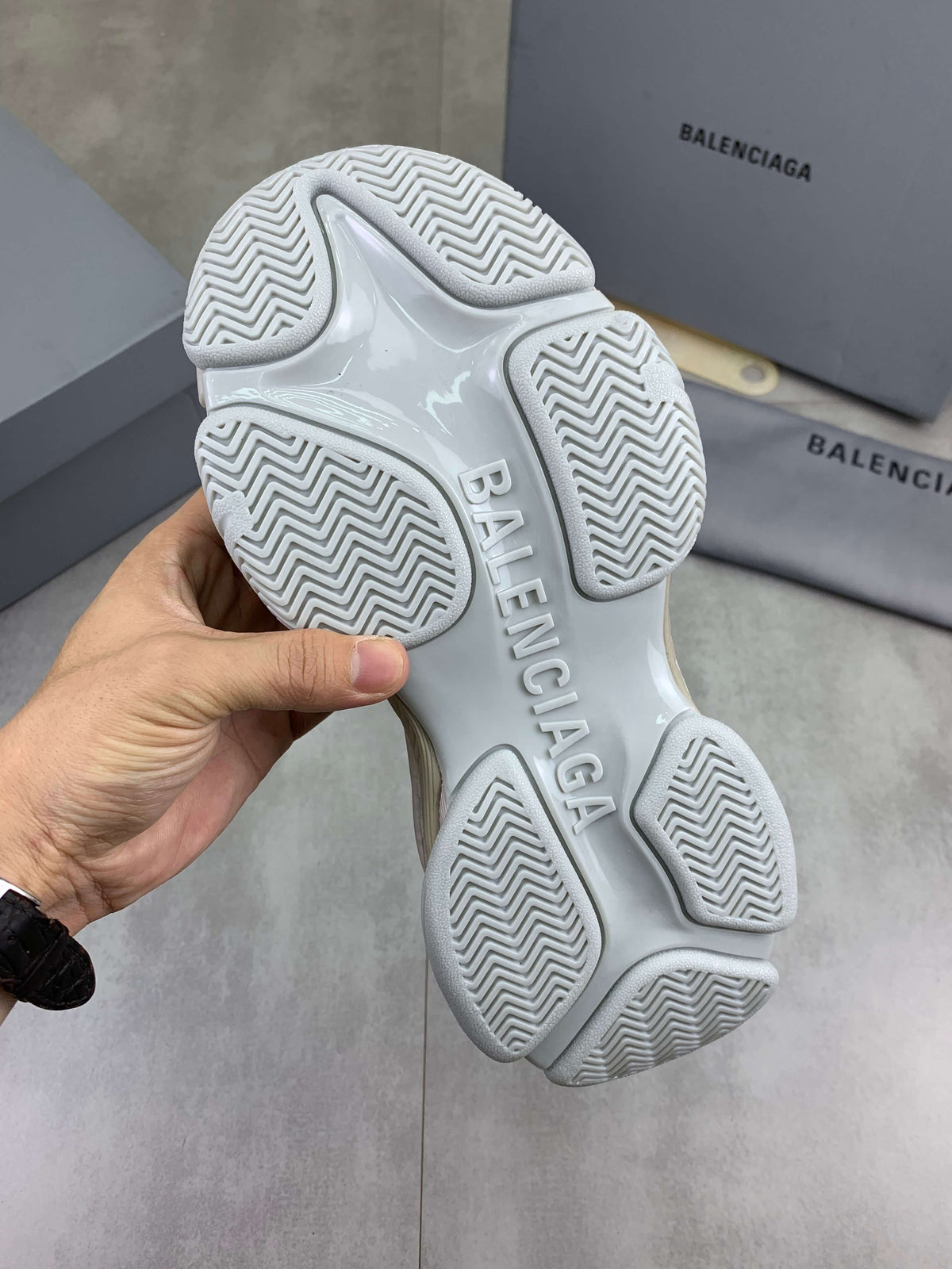 Balenciaga Jet Sneaker – Beige & Off-White