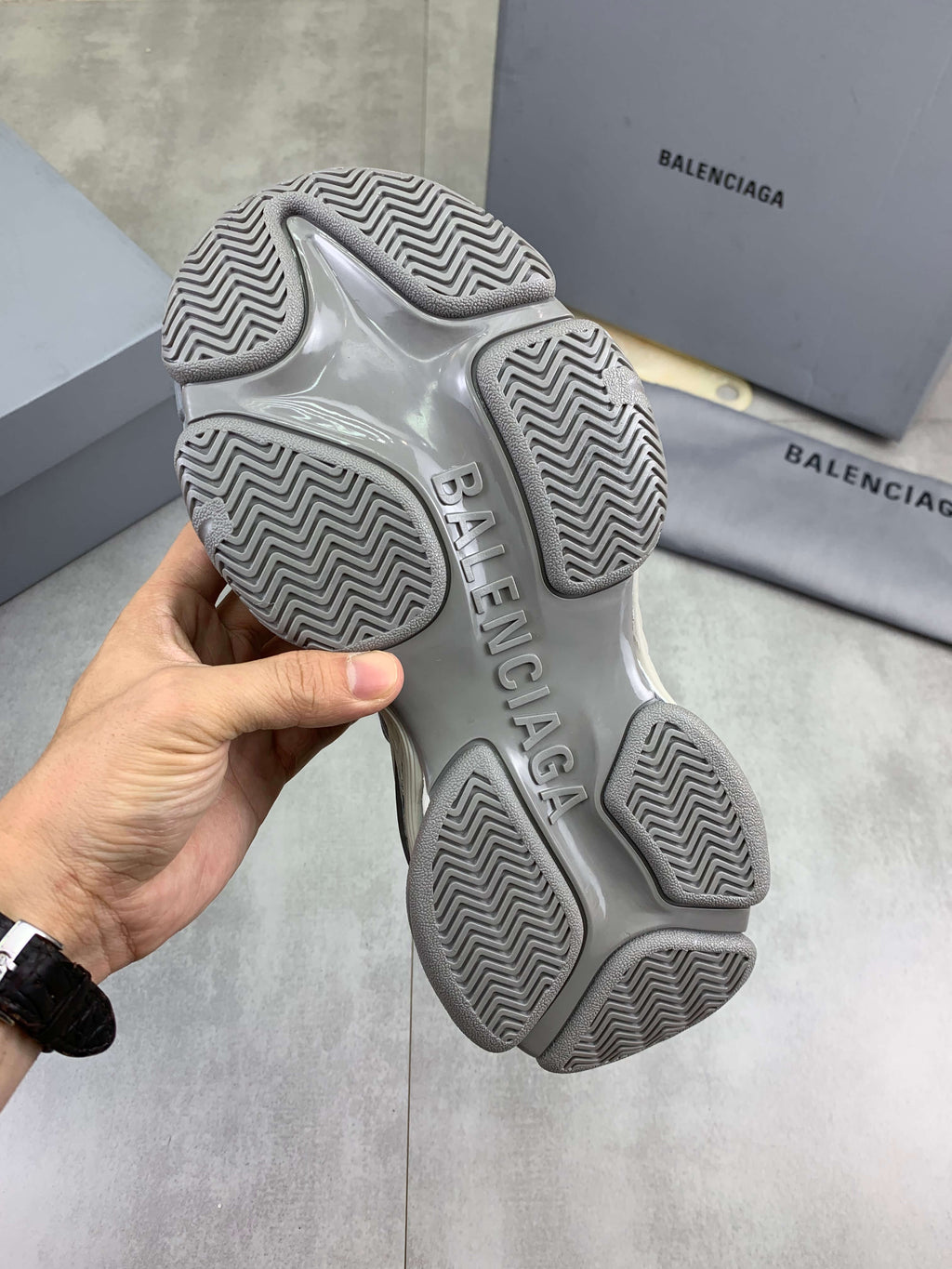 Balenciaga Jet Sneaker – Eggshell & Grey