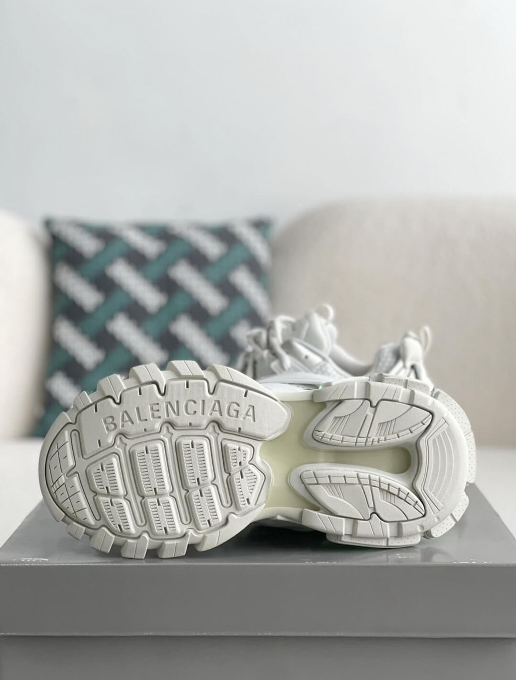 Balenciaga Track Sneaker LED – White / Light Grey