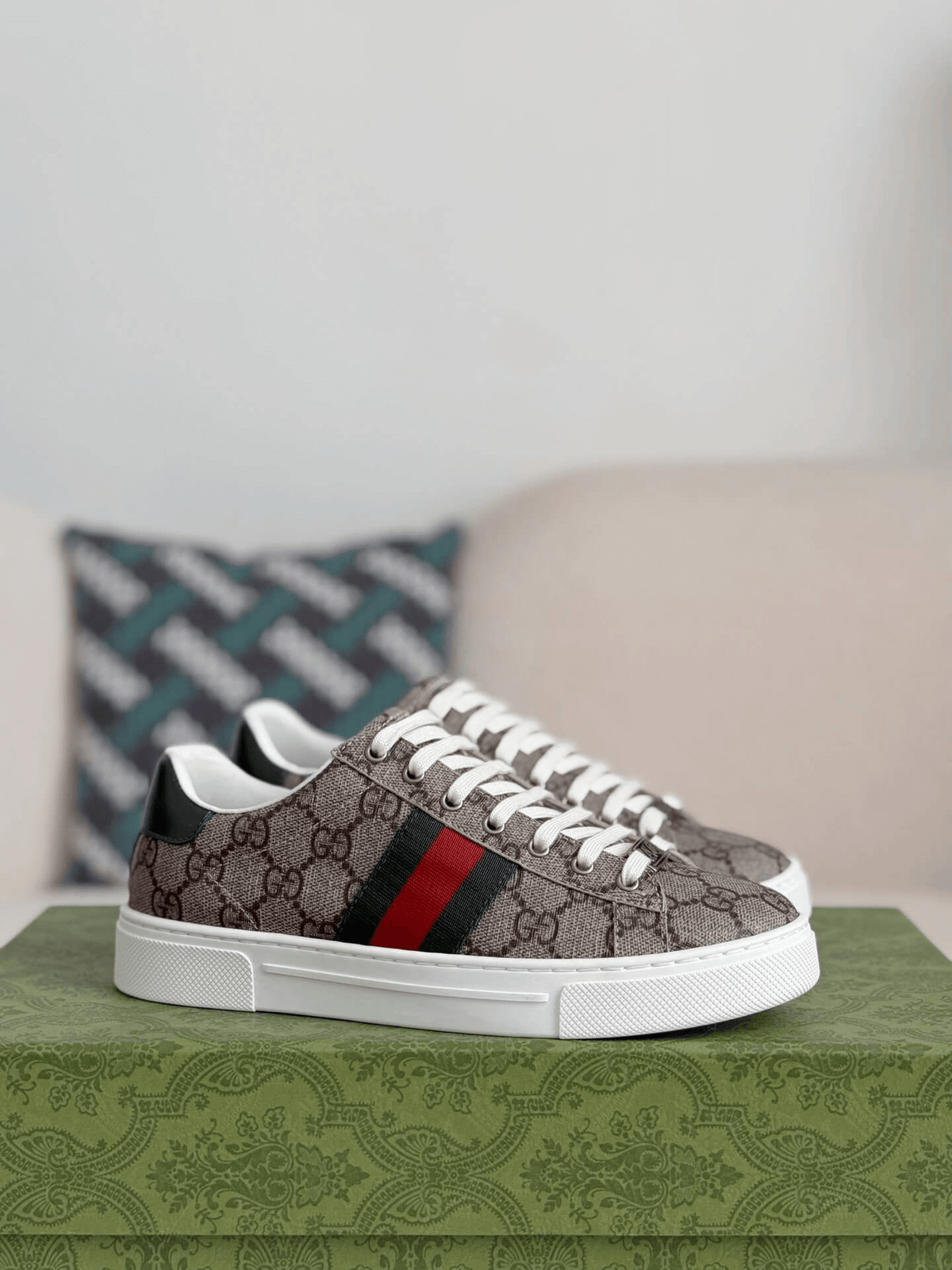 Gucci Ace Sneaker GG Supreme Canvas Web Stripe Low Top