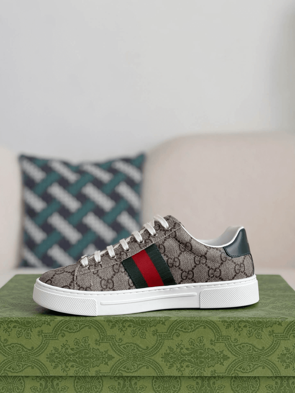 Gucci Ace Sneaker GG Supreme Canvas Web Stripe Low Top