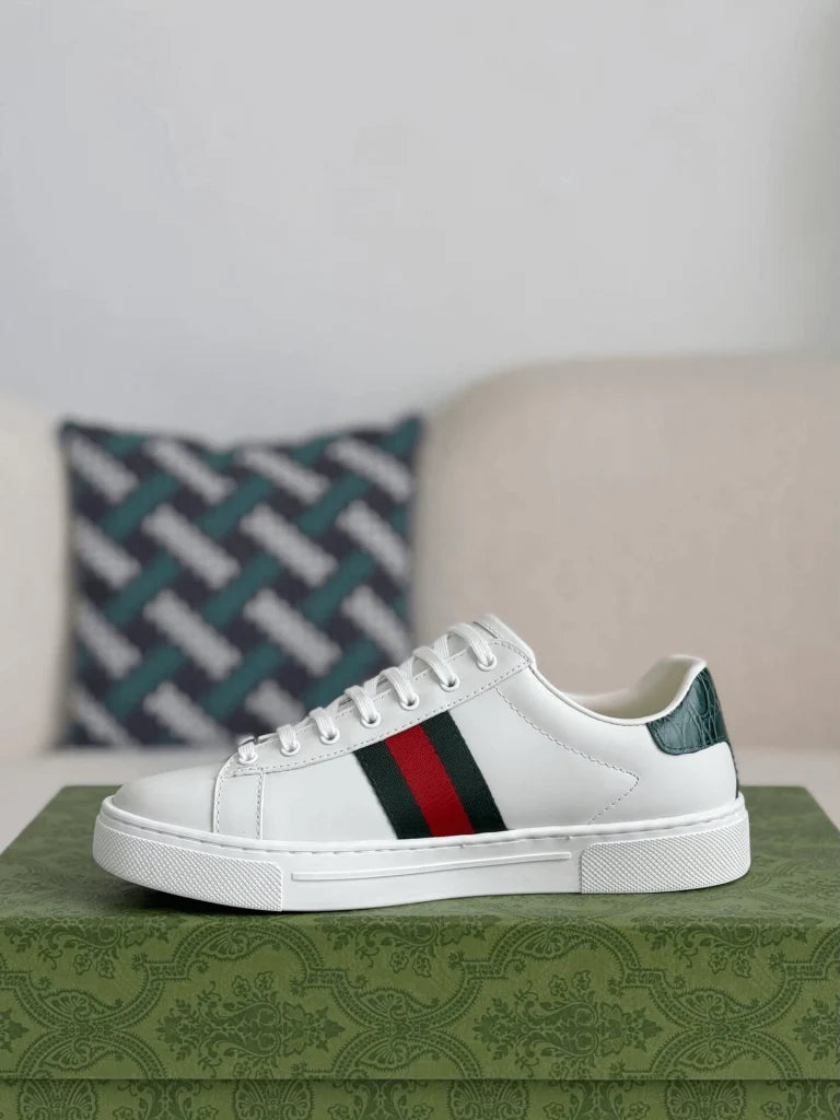 Gucci Ace Sneaker – White Leather with Embroidered Bee