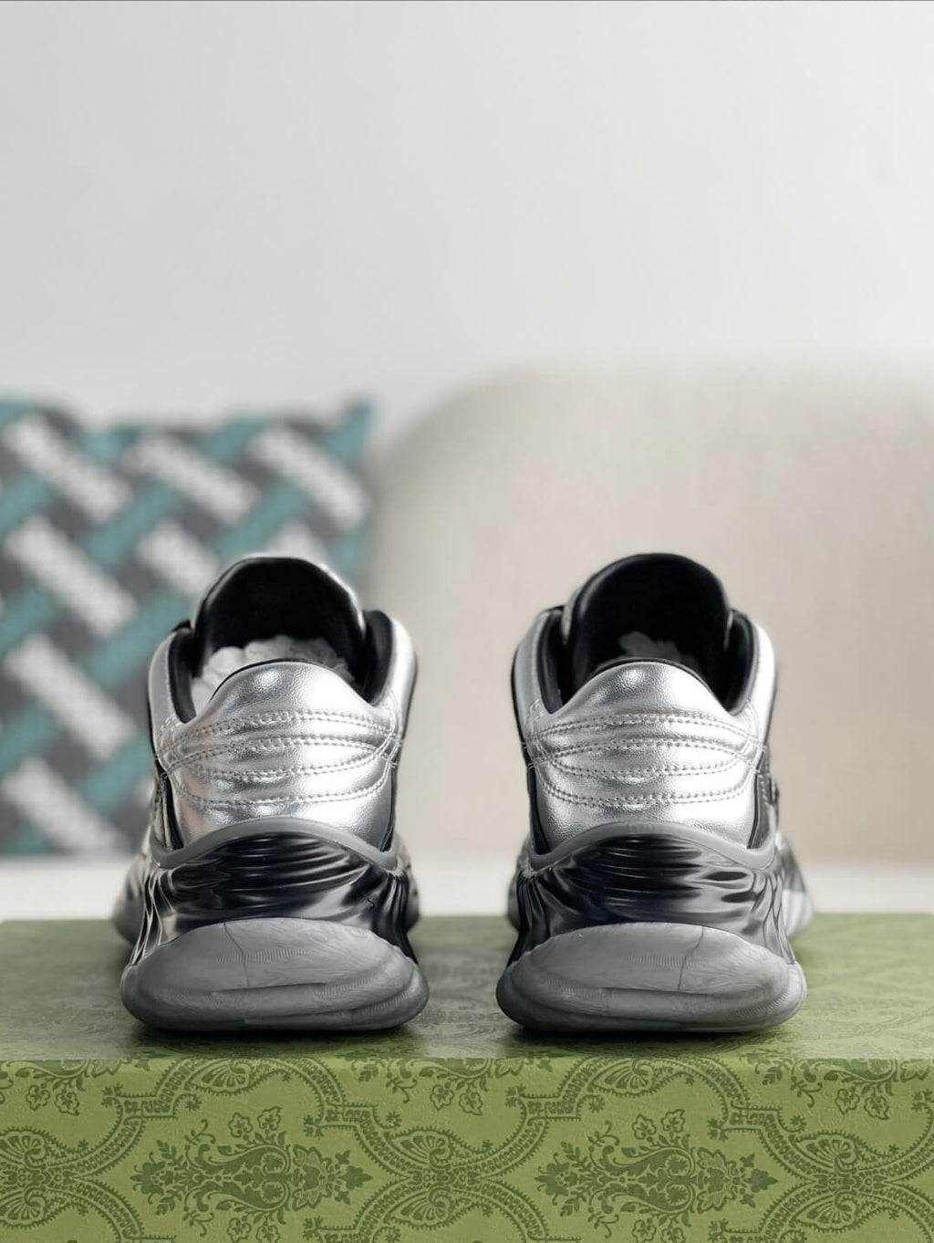 Gucci GG Runner Sneaker – Silver Metallic & Black Leather