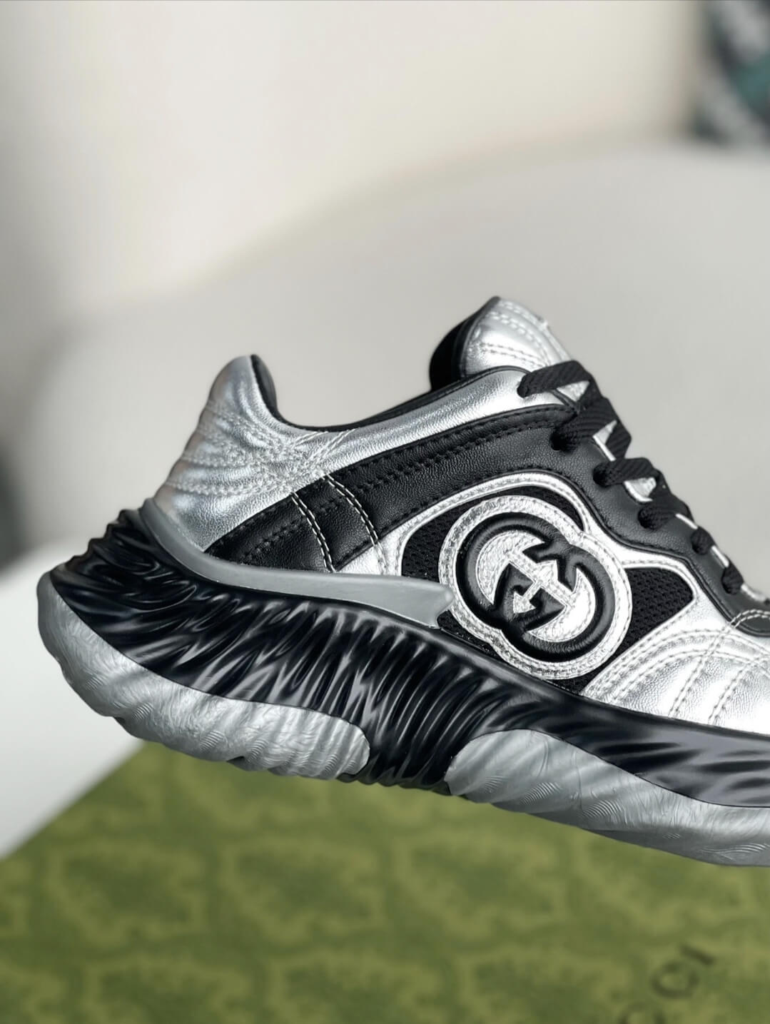 Gucci GG Runner Sneaker – Silver Metallic & Black Leather