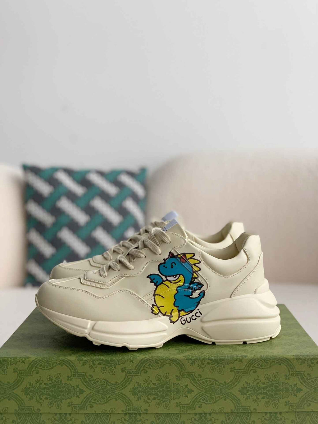 Gucci Rhyton Sneaker – Ivory Leather with Blue Dragon Print