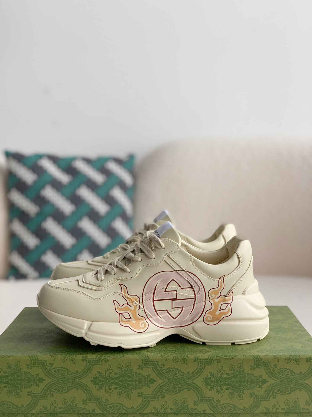 Gucci Rhyton Sneaker – Ivory Leather with Interlocking G Flame Print