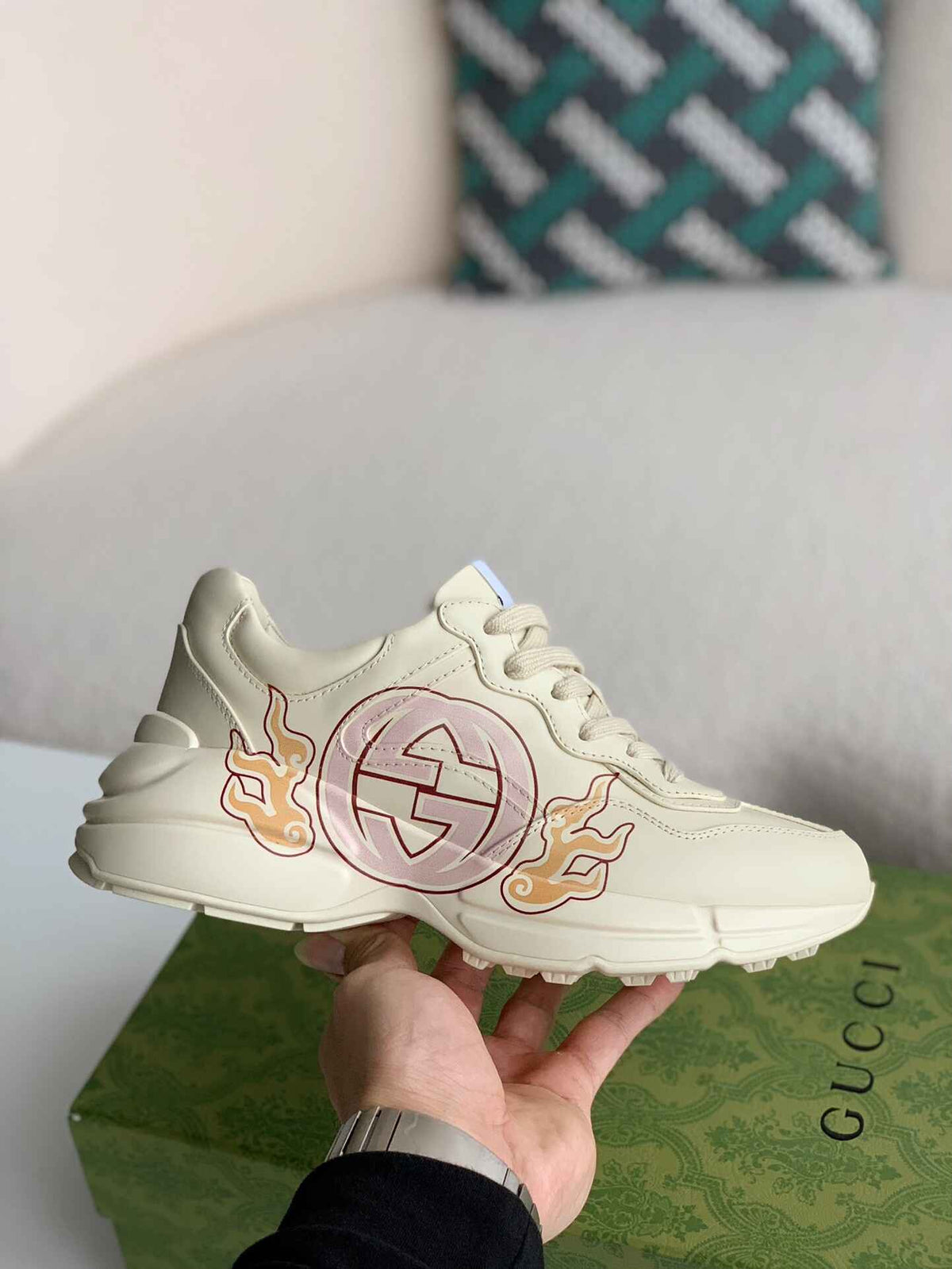 Gucci Rhyton Sneaker – Ivory Leather with Interlocking G Flame Print