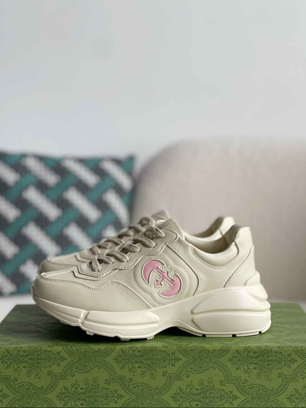 Gucci Rhyton Sneaker – Ivory Leather with Pink Interlocking G