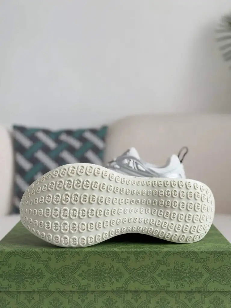Gucci Run Sneaker – White & Silver Metallic