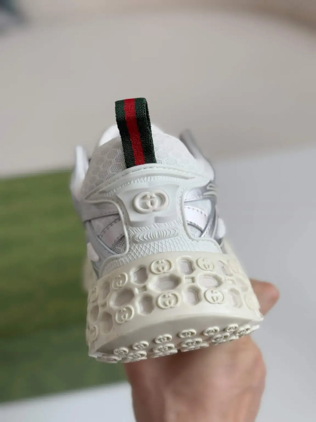 Gucci Run Sneaker – White & Silver Metallic