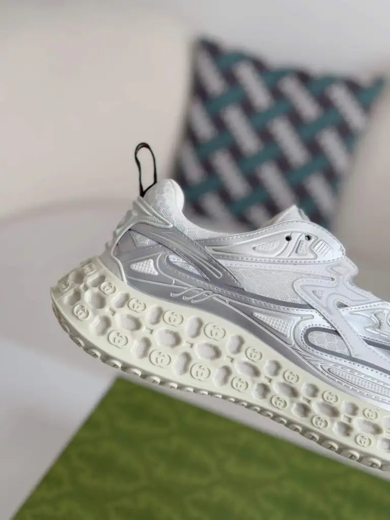 Gucci Run Sneaker – White & Silver Metallic