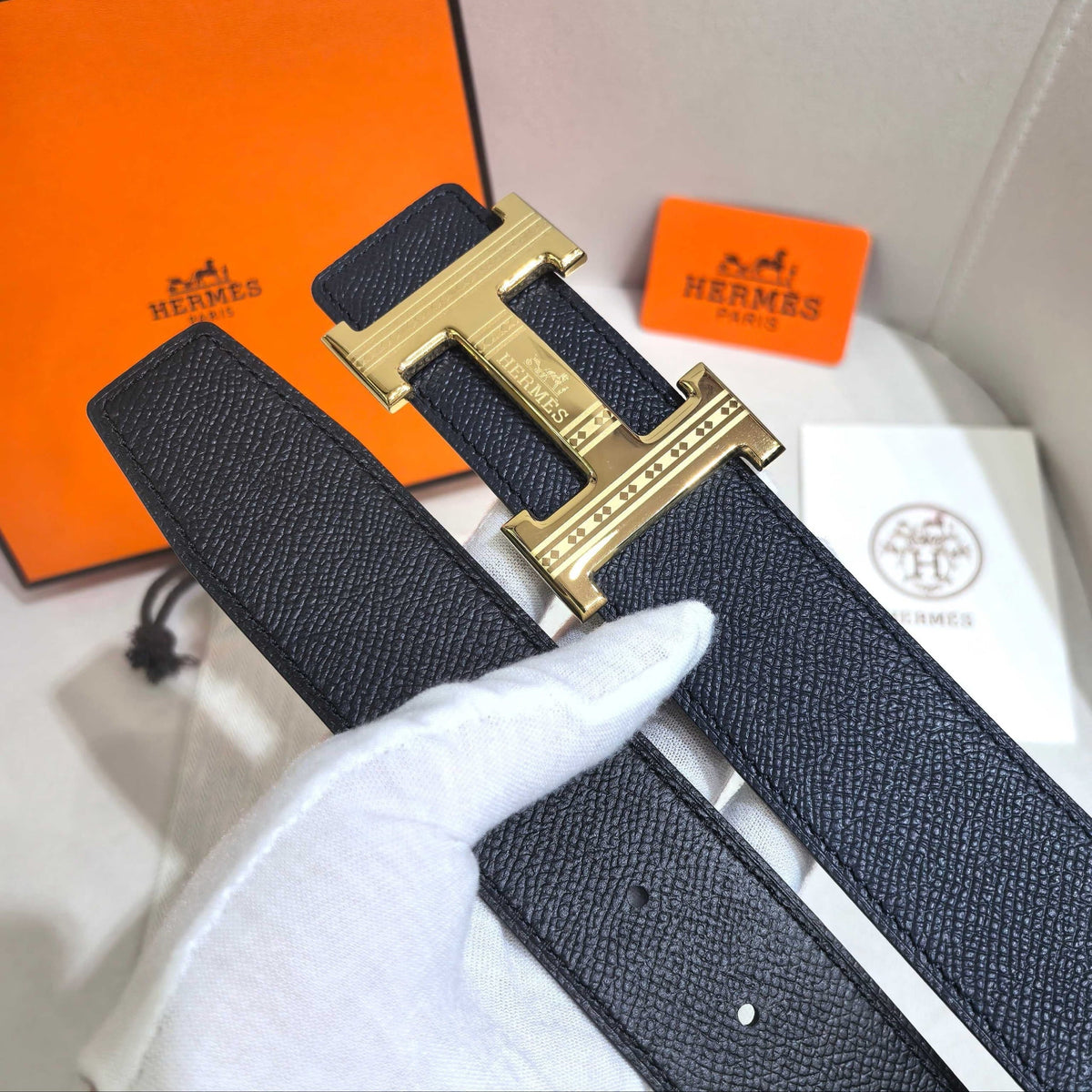 Hermès Black Reversible Leather Strap 32 mm Belt - Gold Guilloché H Buckle