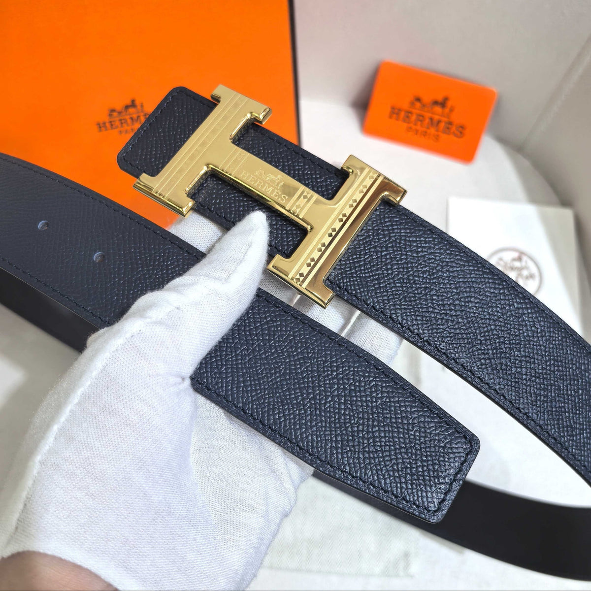 Hermès Black Reversible Leather Strap 32 mm Belt - Gold Guilloché H Buckle