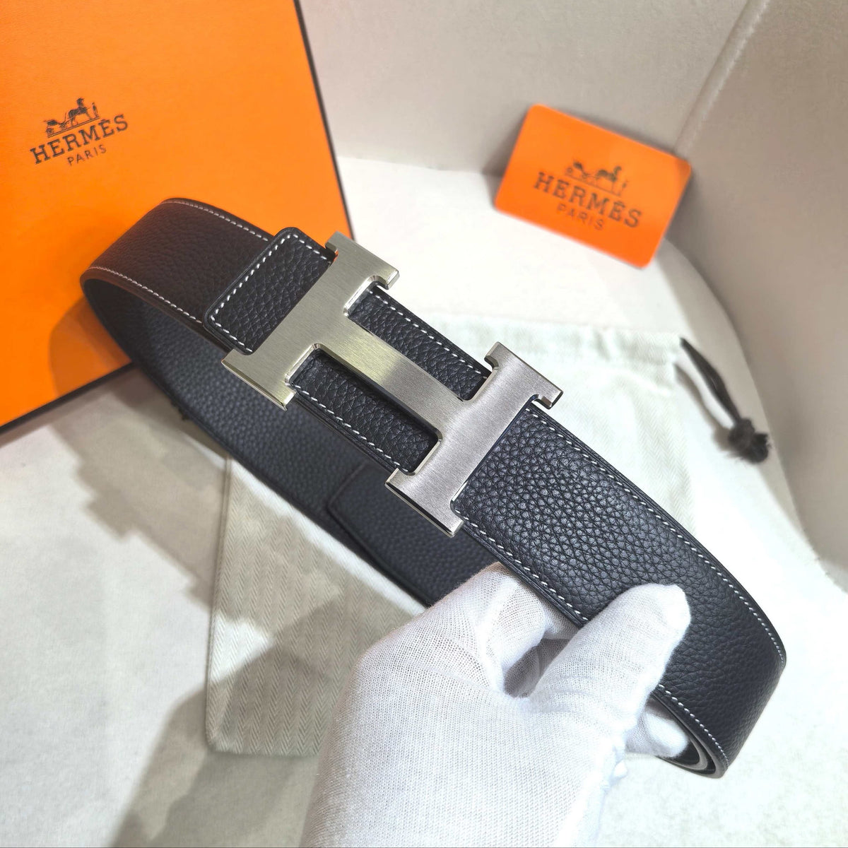 Hermès H au Carre Belt Buckle & Reversible Leather Strap 32 mm - Black with Brushed Silver