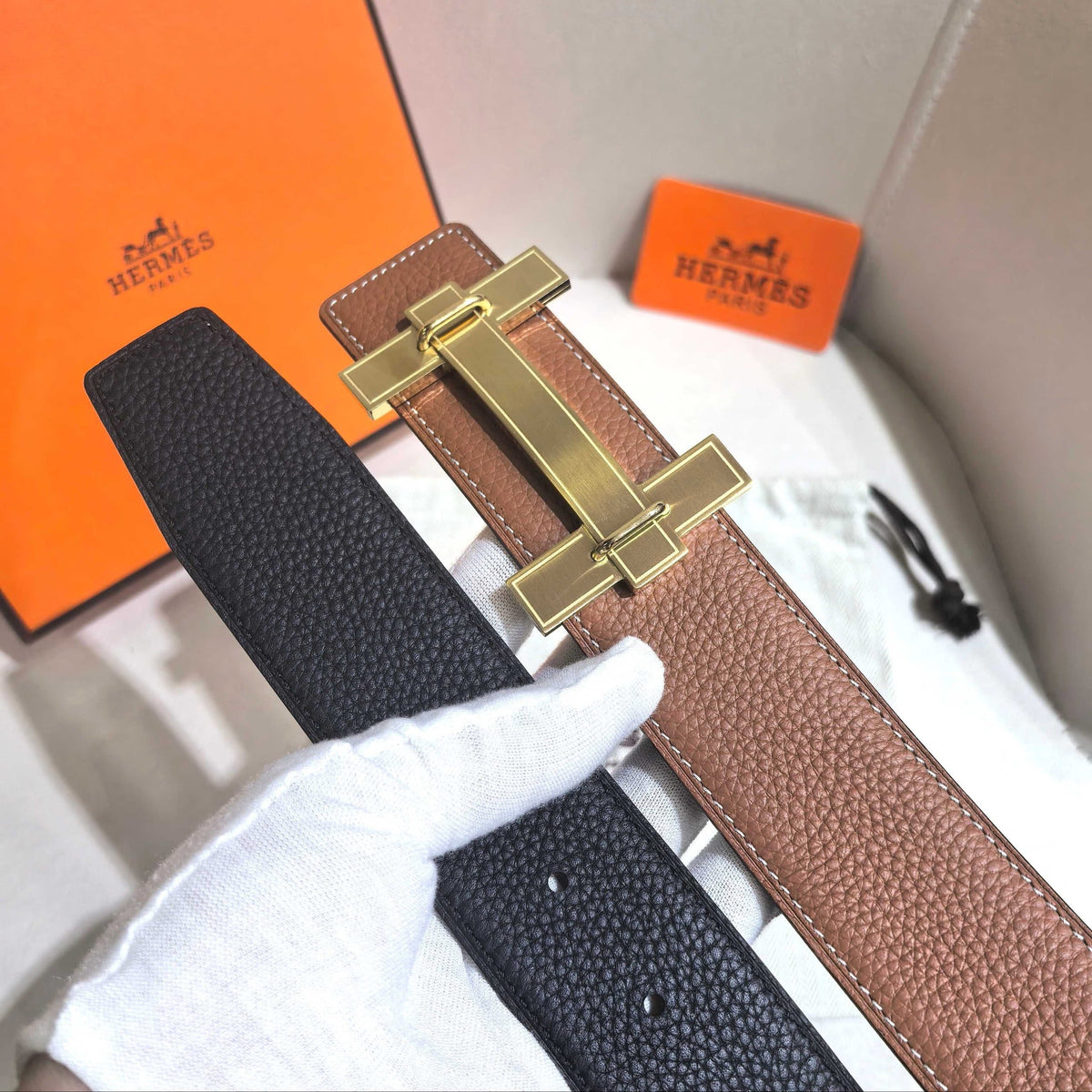 Hermès H au Carre Belt Buckle & Reversible Leather Strap 32 mm - Gold & Black
