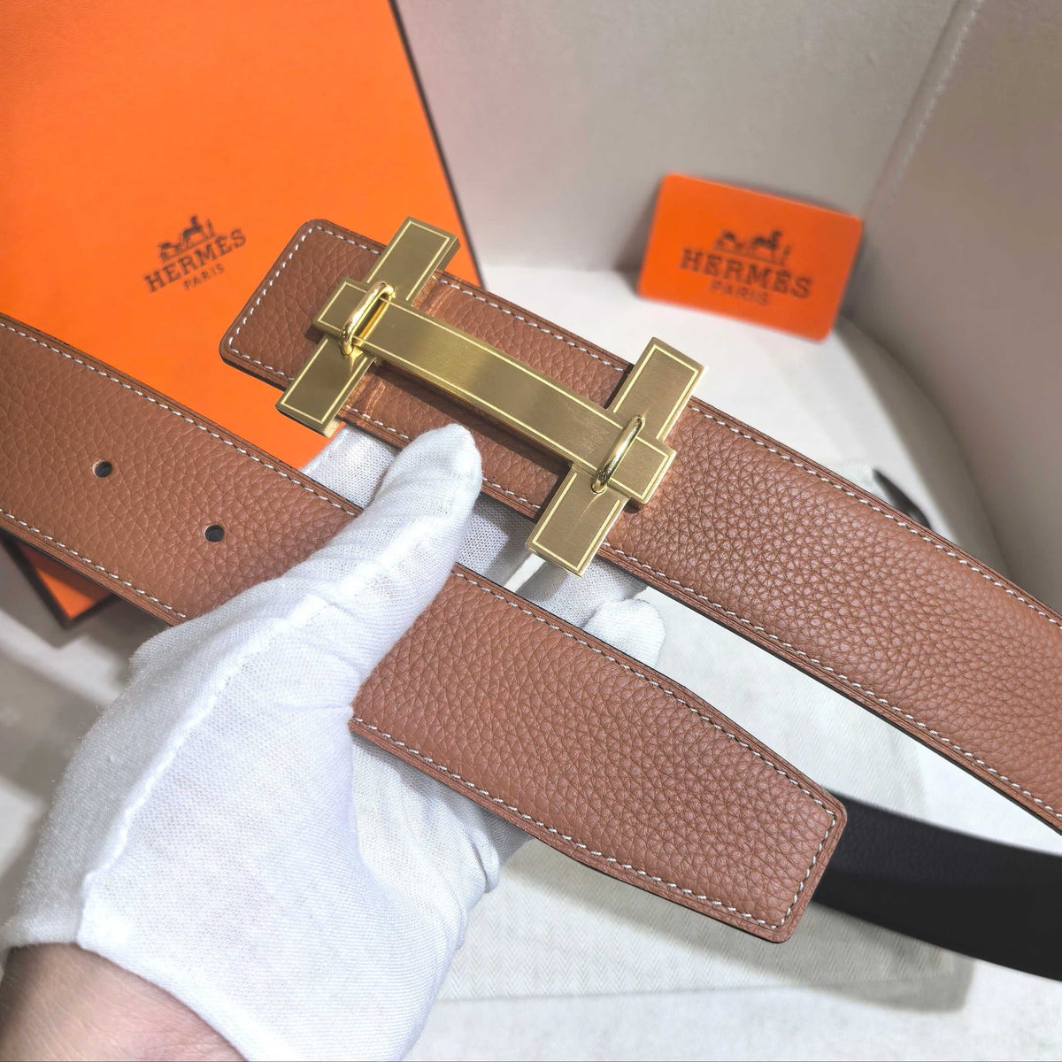 Hermès H au Carre Belt Buckle & Reversible Leather Strap 32 mm - Gold & Black