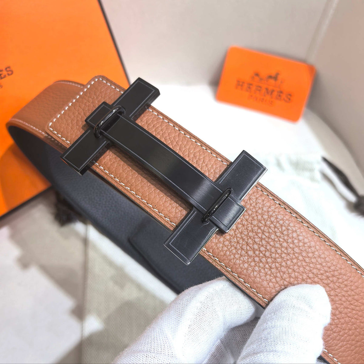 Hermès H au Carre Belt Buckle & Reversible Leather Strap 32 mm - PVD Matte Black Hardware
