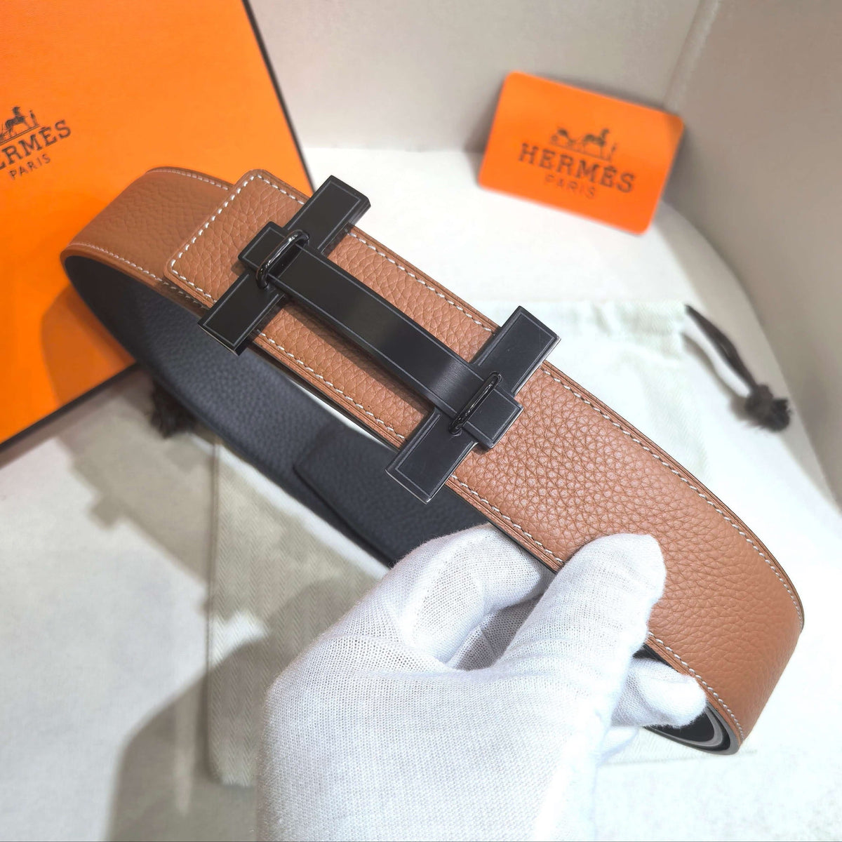 Hermès H au Carre Belt Buckle & Reversible Leather Strap 32 mm - PVD Matte Black Hardware