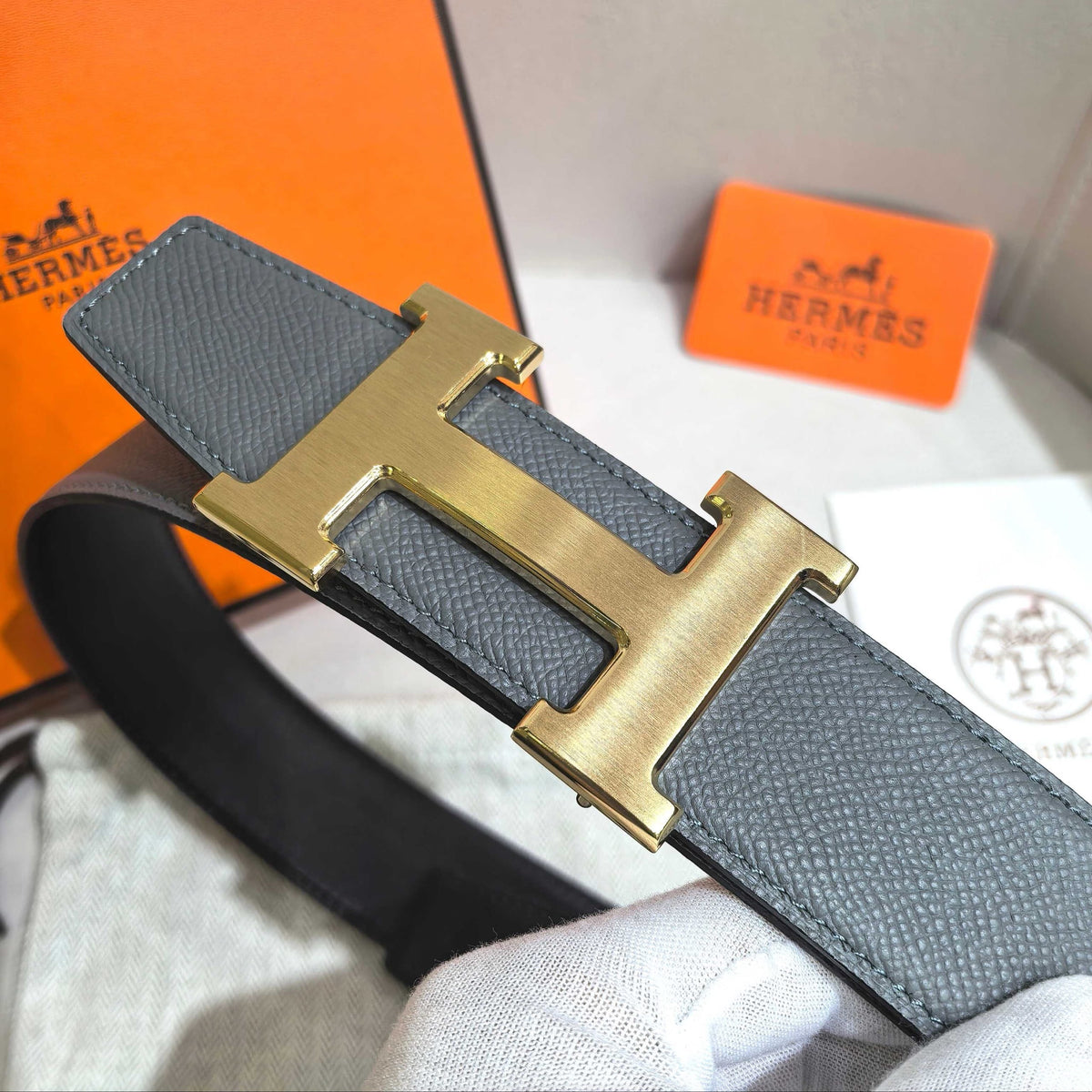 Hermès H au Carre Belt Buckle & Reversible Leather Strap 32 mm - Etain Grey & Black