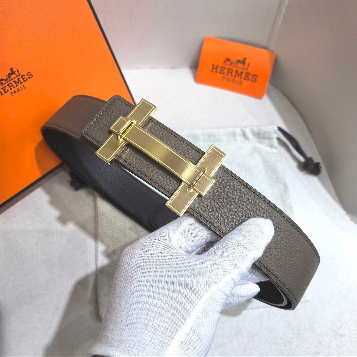 Hermès H au Carré Belt Buckle & Reversible Leather Strap 32 mm - Étoile & Black