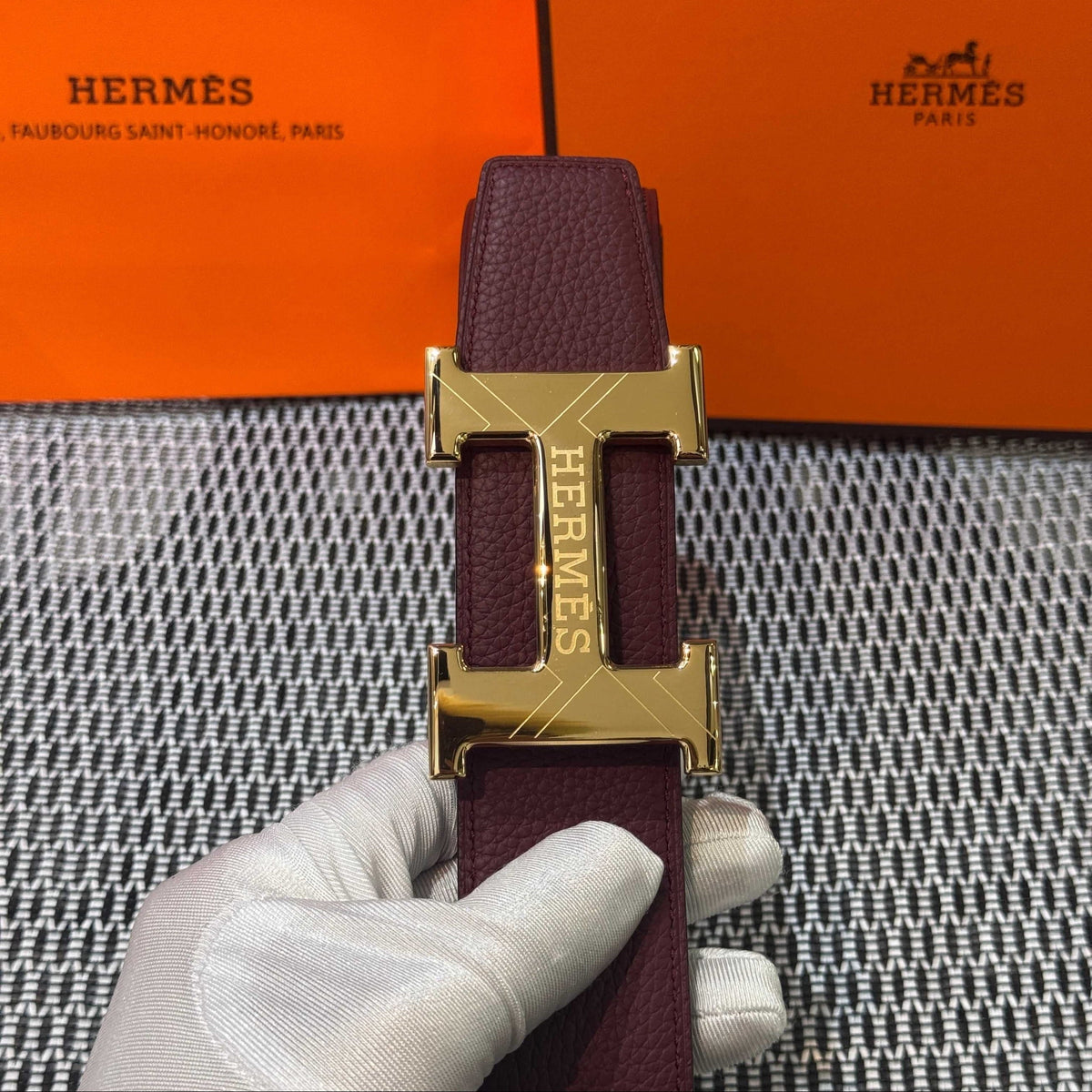 Hermès Leather Belt in Bordeaux with H Buckle 32mm - Gold Guilloché H Buckle