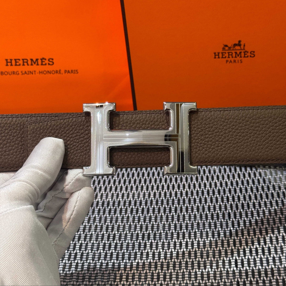 Hermès Leather Belt in Etoupe with H Buckle 32mm - Silver Guilloché Hardware