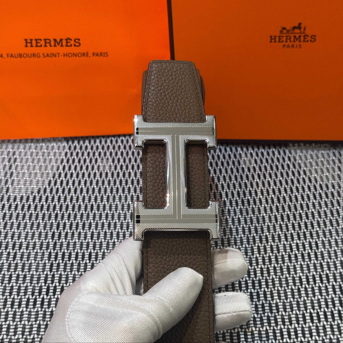 Hermès Leather Belt in Etoupe with H Buckle 32mm - Silver Guilloché Hardware