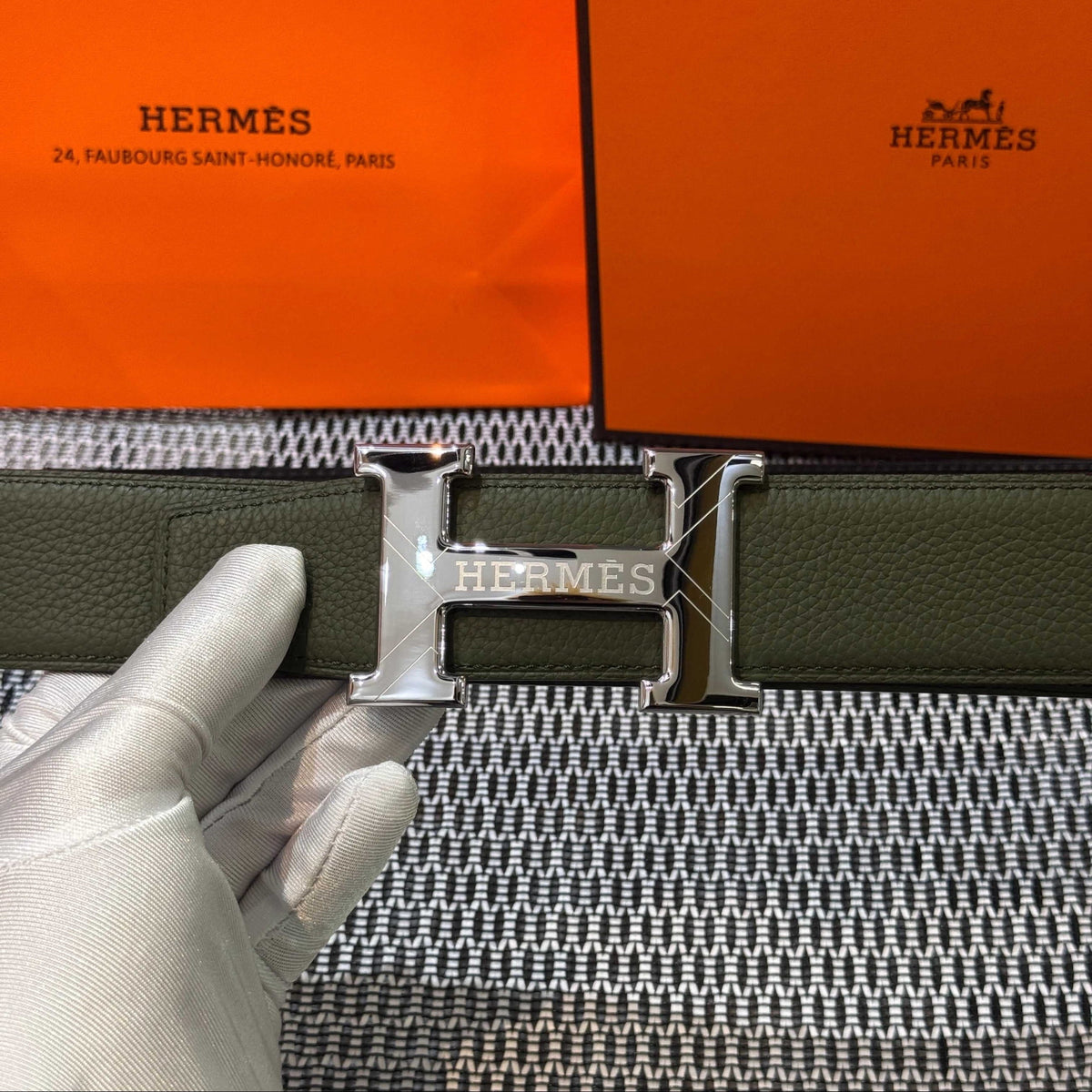 Hermès Leather Belt in Khaki Green with H Buckle 32mm - Silver Guilloché Hardware