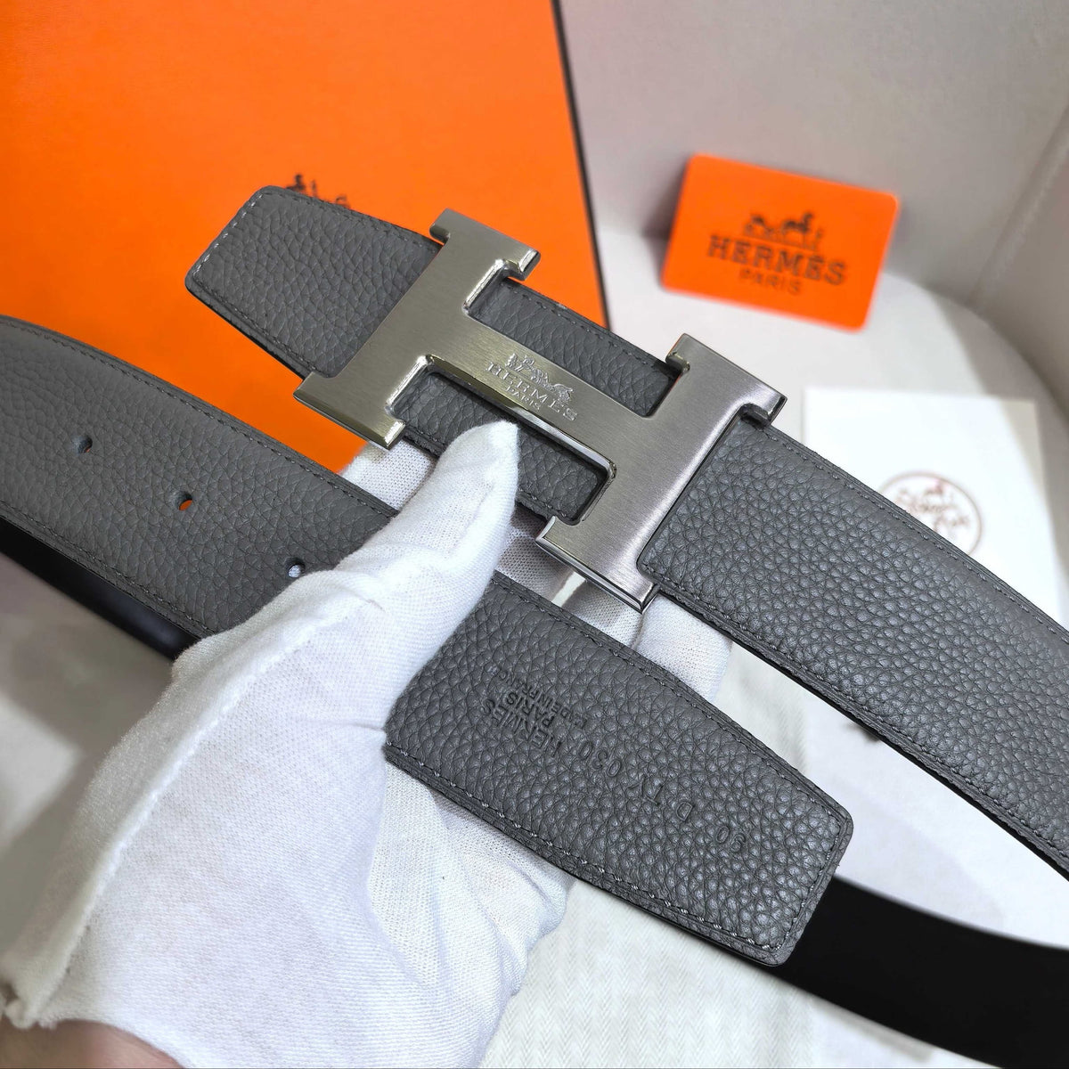 Hermès Leather Belt in Taupe Gray with H Silver Buckle 32mm - Reversible