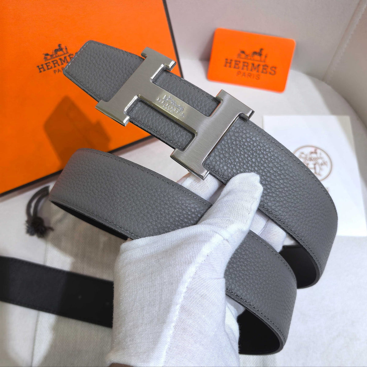 Hermès Leather Belt in Taupe Gray with H Silver Buckle 32mm - Reversible