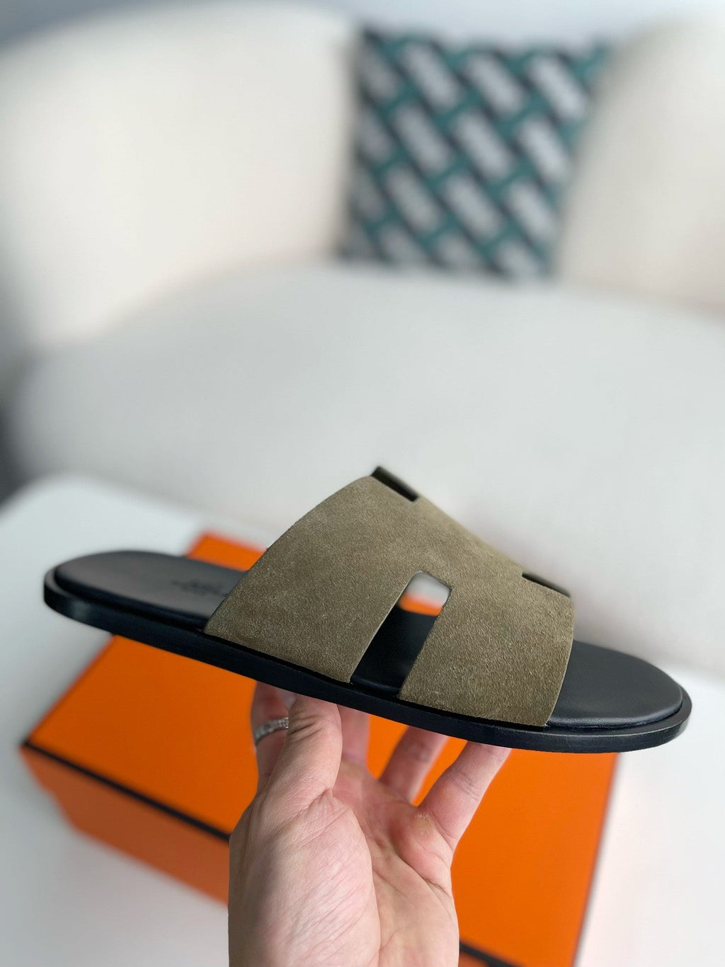 Hermès Vert Toundra Izmir Sandals