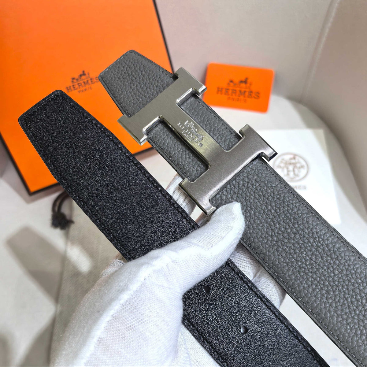 Hermès Leather Belt in Taupe Gray with H Silver Buckle 32mm - Reversible