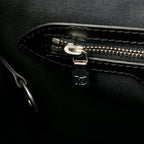 Louis Vuitton Taiga Yaranga (SHG-25474)