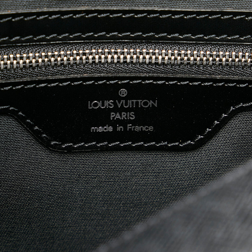 Louis Vuitton Taiga Yaranga (SHG-25474)