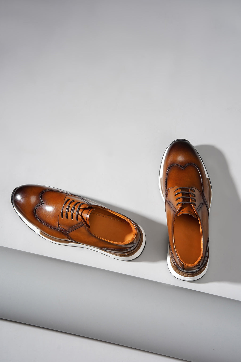 Amalfi Wingtip Derby Sneaker — Warm Tan