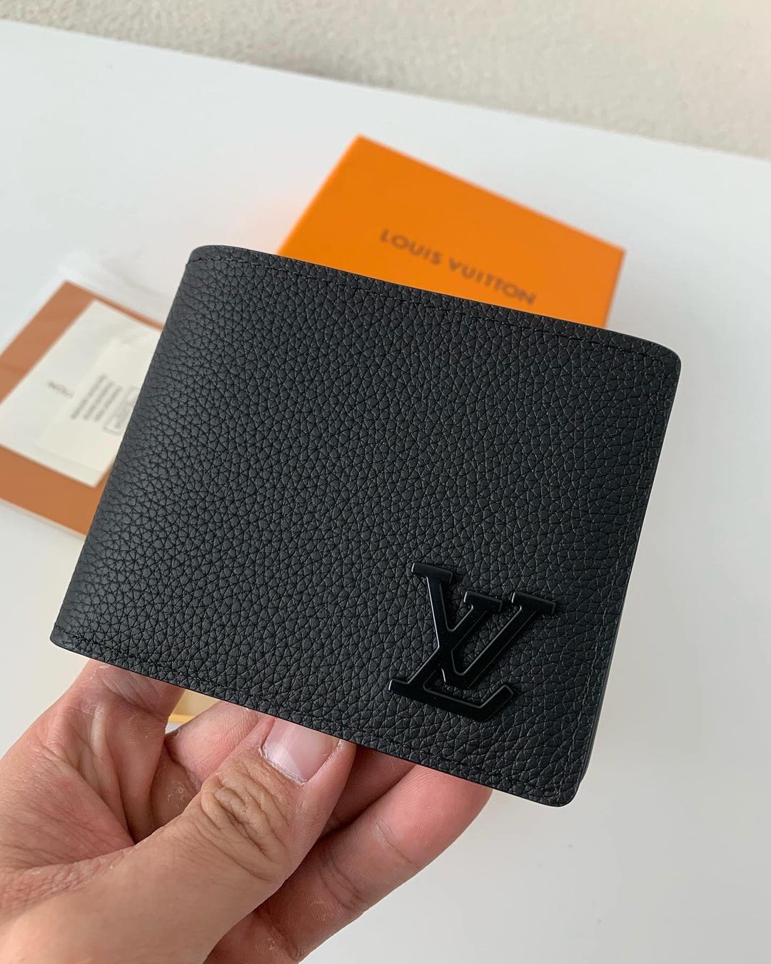 Louis Vuitton Multiple Wallet "BLACK" Taurillon Leather