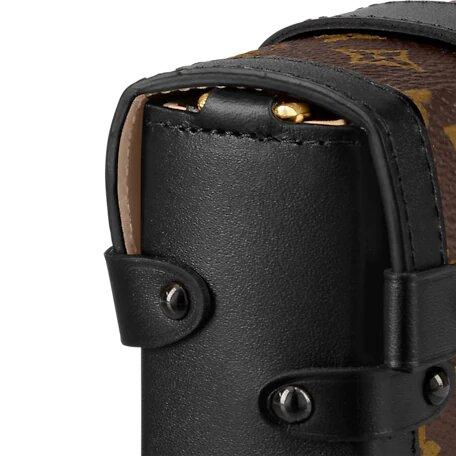 Louis Vuitton ESSENTIAL TRUNK